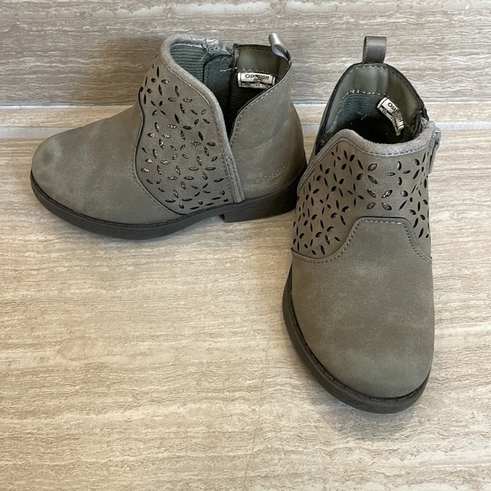 OSHKOSH B’GOSH Toddler Size 7 UEC Gray booties zip up boots ankle used